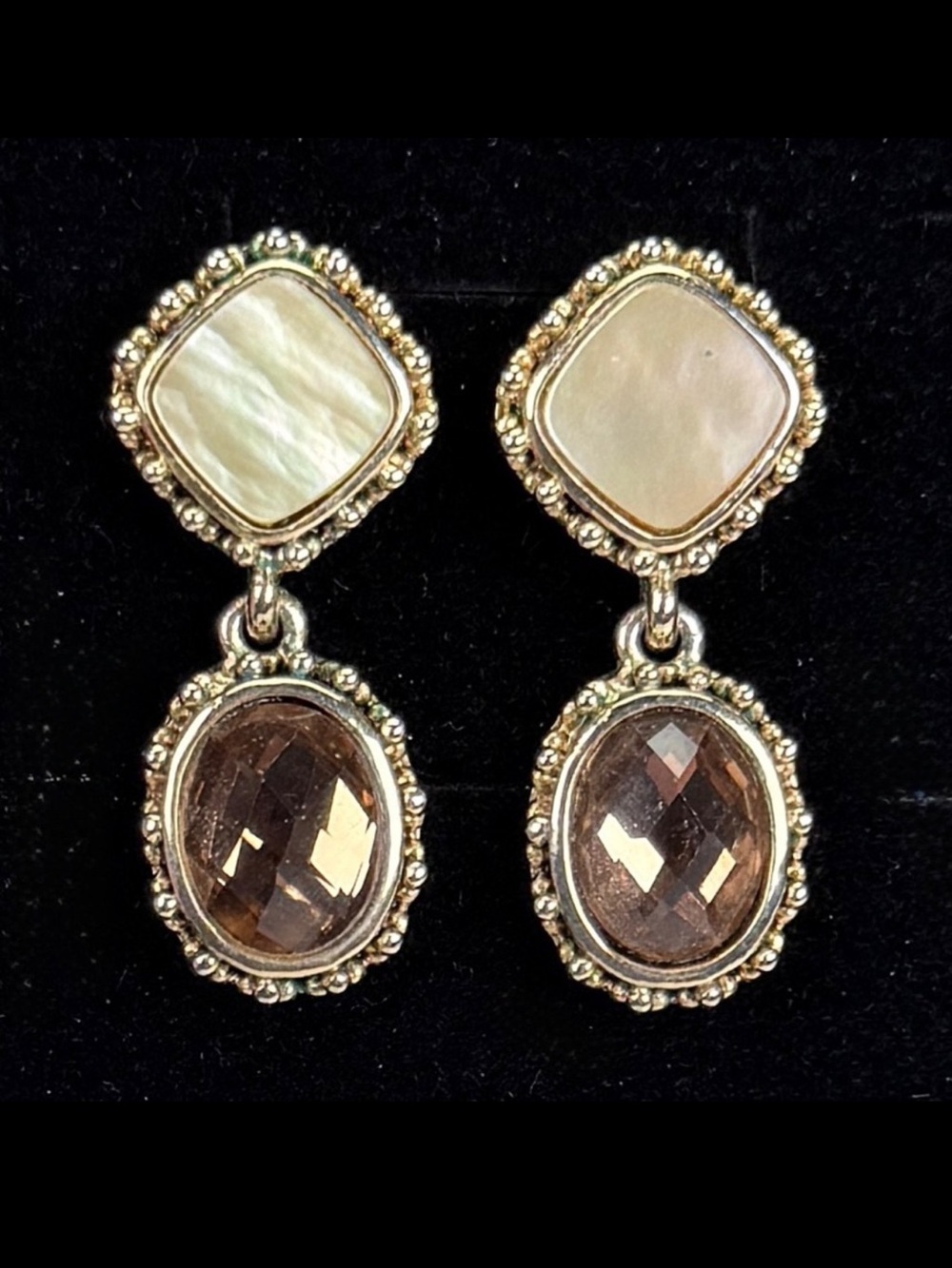 Beautiful goldtone, cream Amber tones costume pierced dangle earrings